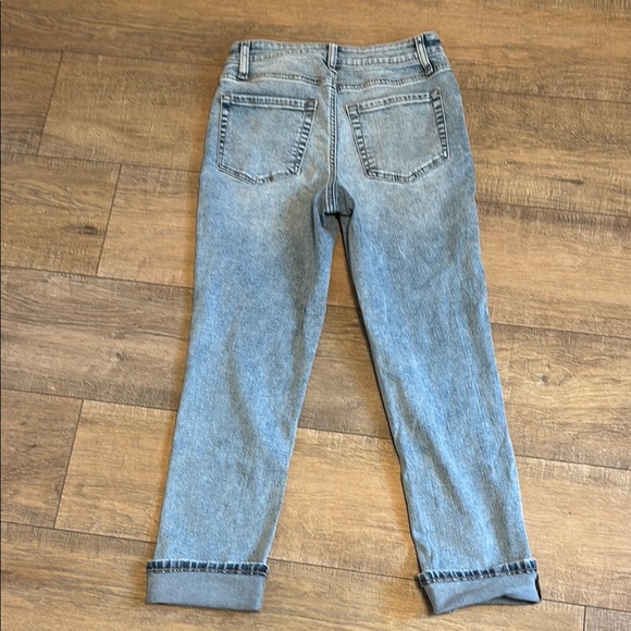 Maurices Blue Cropped Ankle Jeans Relaxed Fit - Picture 2 of 5